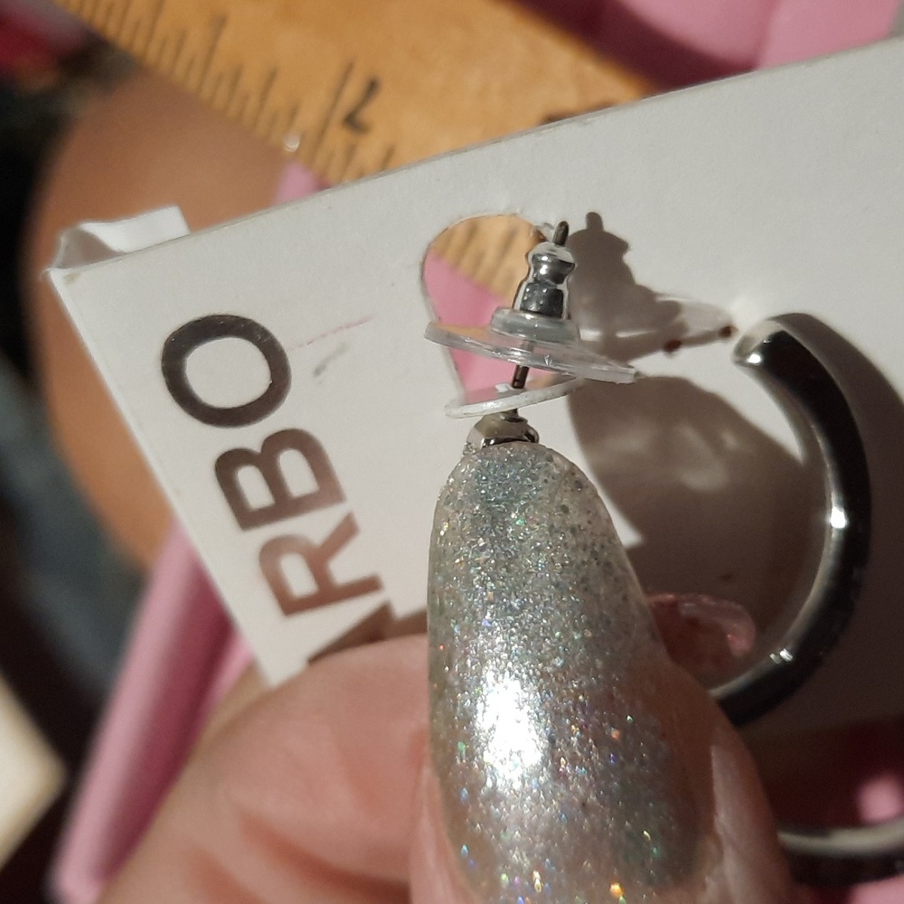 NWT ROBERT LEE MORRIS & GARBO SILVER RHODIUM HOOP EARRINGS - Picture 5 of 6